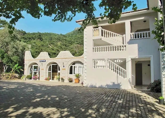 Hotel Manzara 2*
